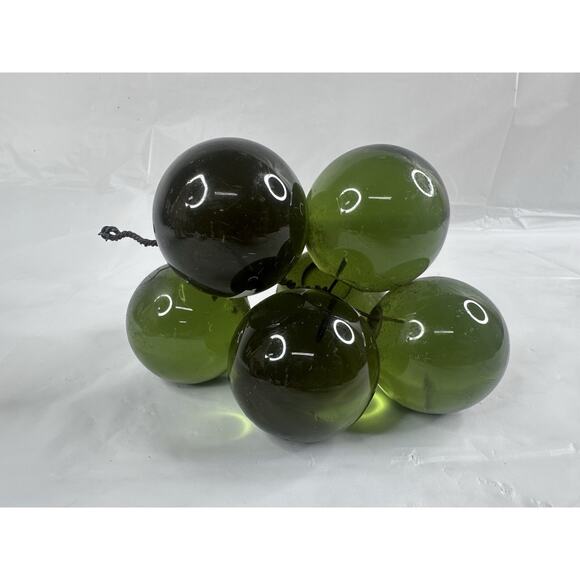 Vintage MCM Green Lucite Cluster Bunch Of Grapes Acrylic Table Decor - Picture 2 of 6